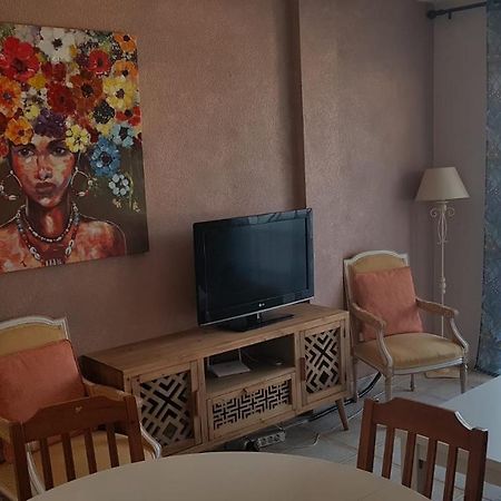 Private Apartment With Roof Terrace أرونا المظهر الخارجي الصورة