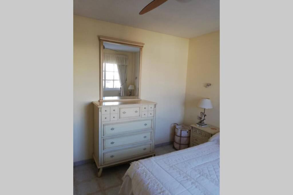 Private Apartment With Roof Terrace أرونا المظهر الخارجي الصورة