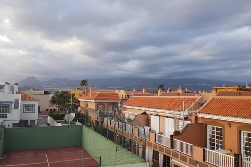 Private Apartment With Roof Terrace أرونا المظهر الخارجي الصورة