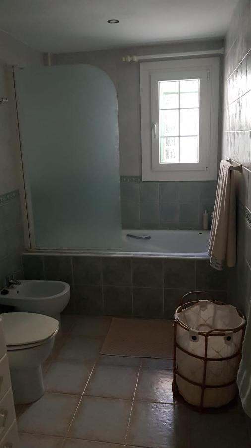 Private Apartment With Roof Terrace أرونا المظهر الخارجي الصورة