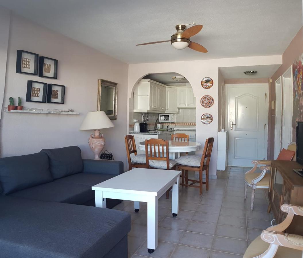 Private Apartment With Roof Terrace أرونا المظهر الخارجي الصورة