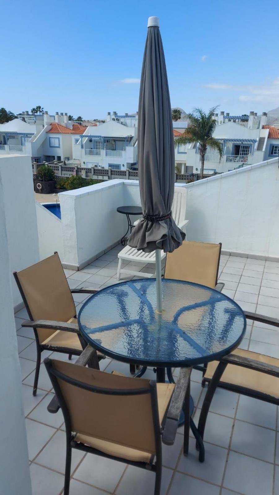 Private Apartment With Roof Terrace أرونا المظهر الخارجي الصورة